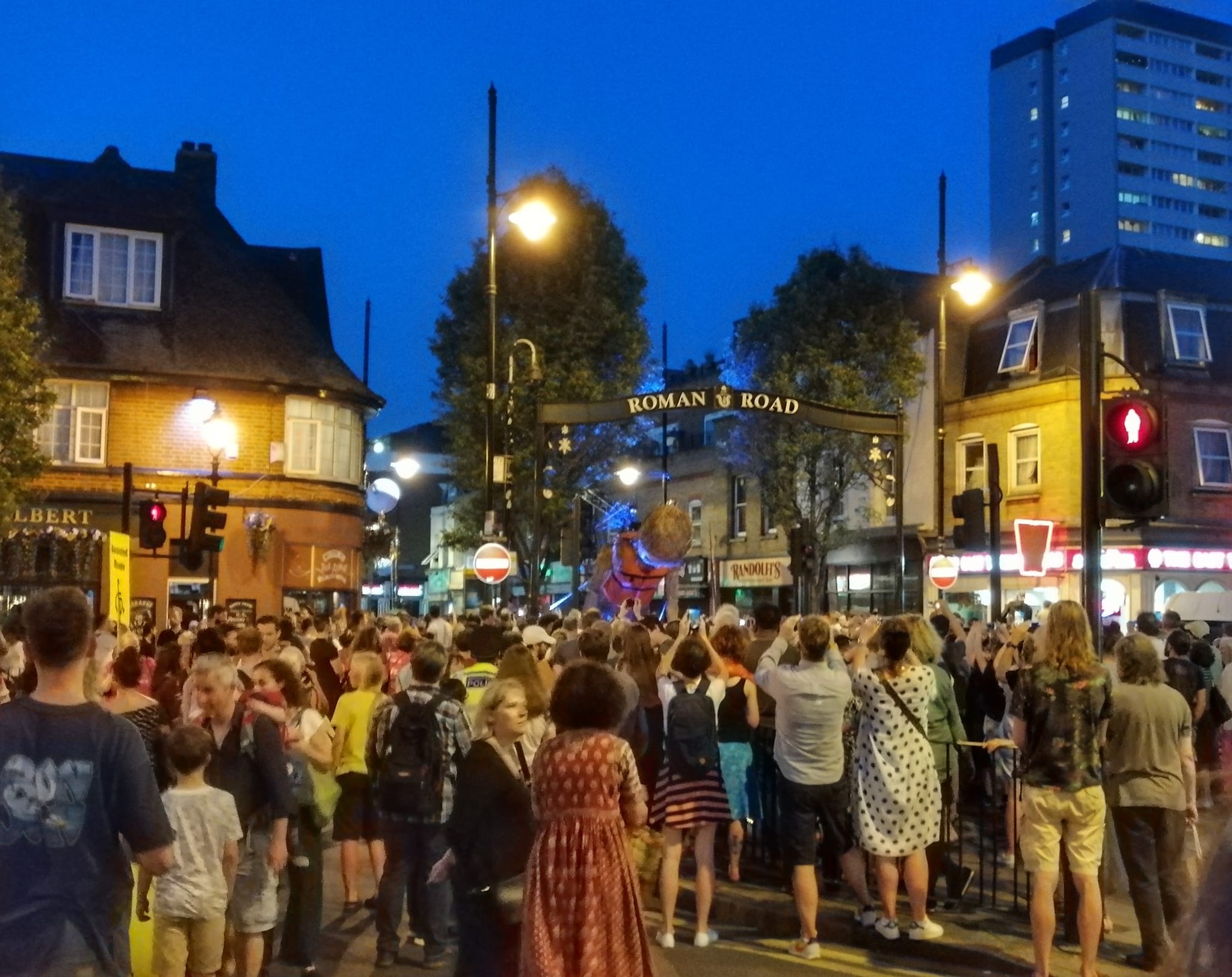 Giant puppet Mo on Roman Road