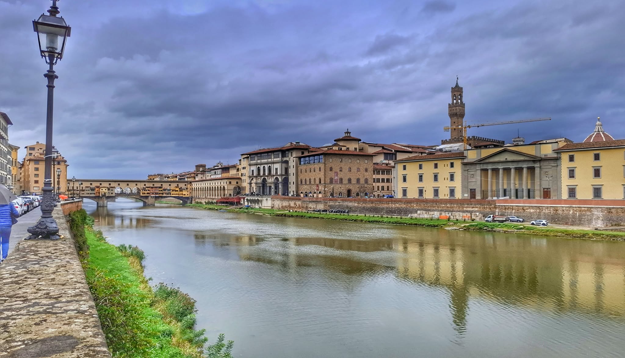 Río Arno, llegando al Ponte Vecchio