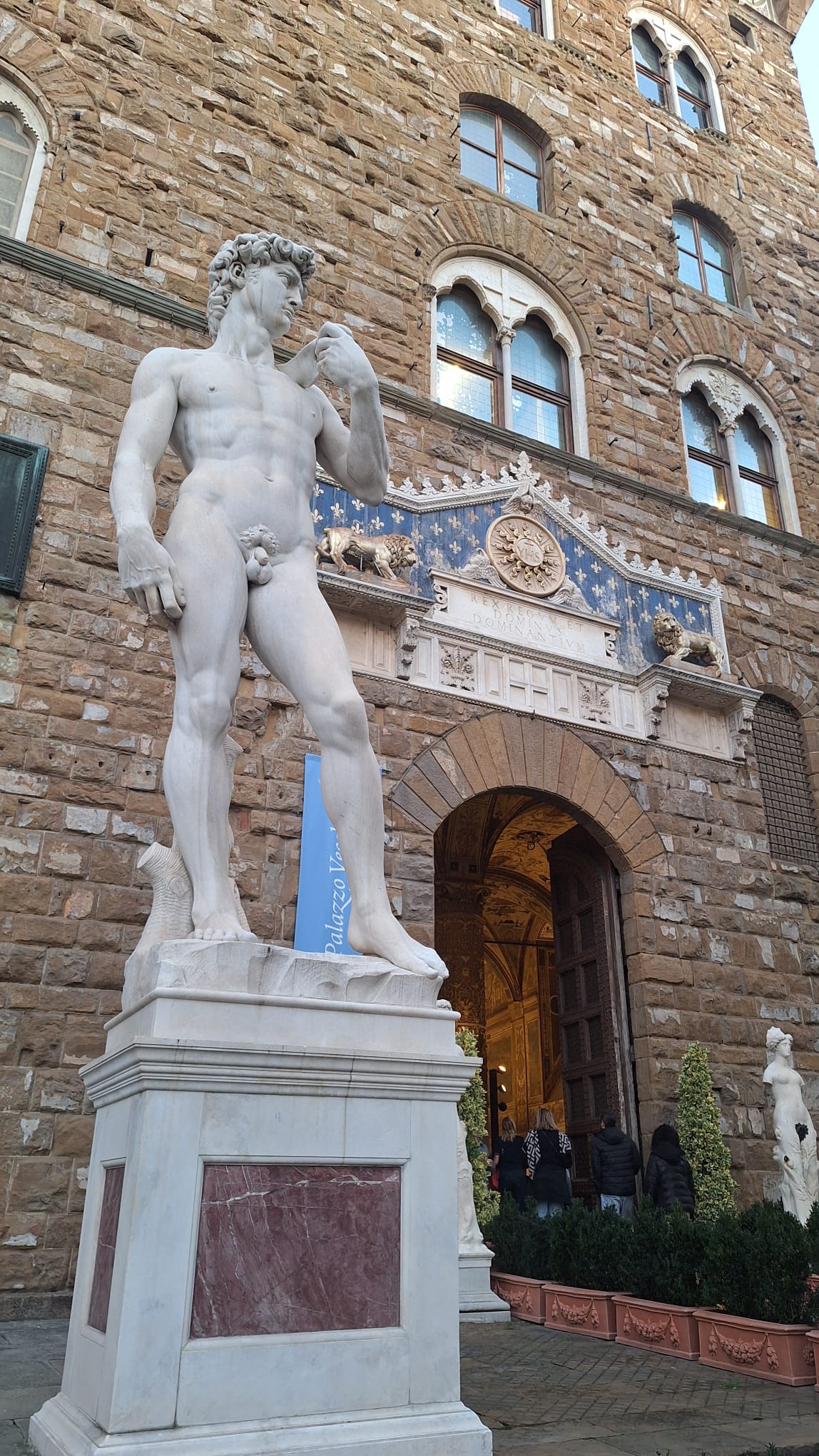 Escultura de El David frente al Palazzo Vecchio