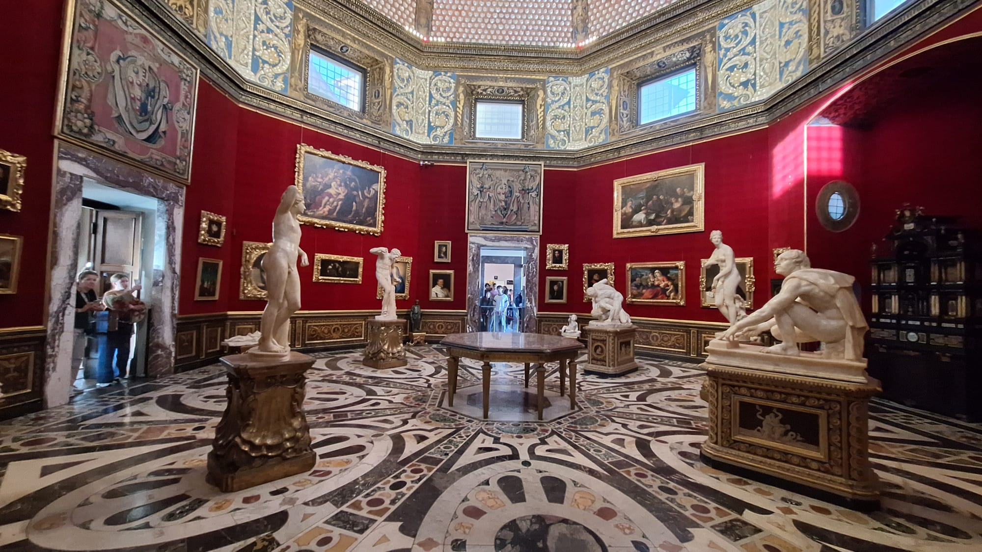 Sala Trubuna, conocida como Sala 18 de la Galería de Uffizi