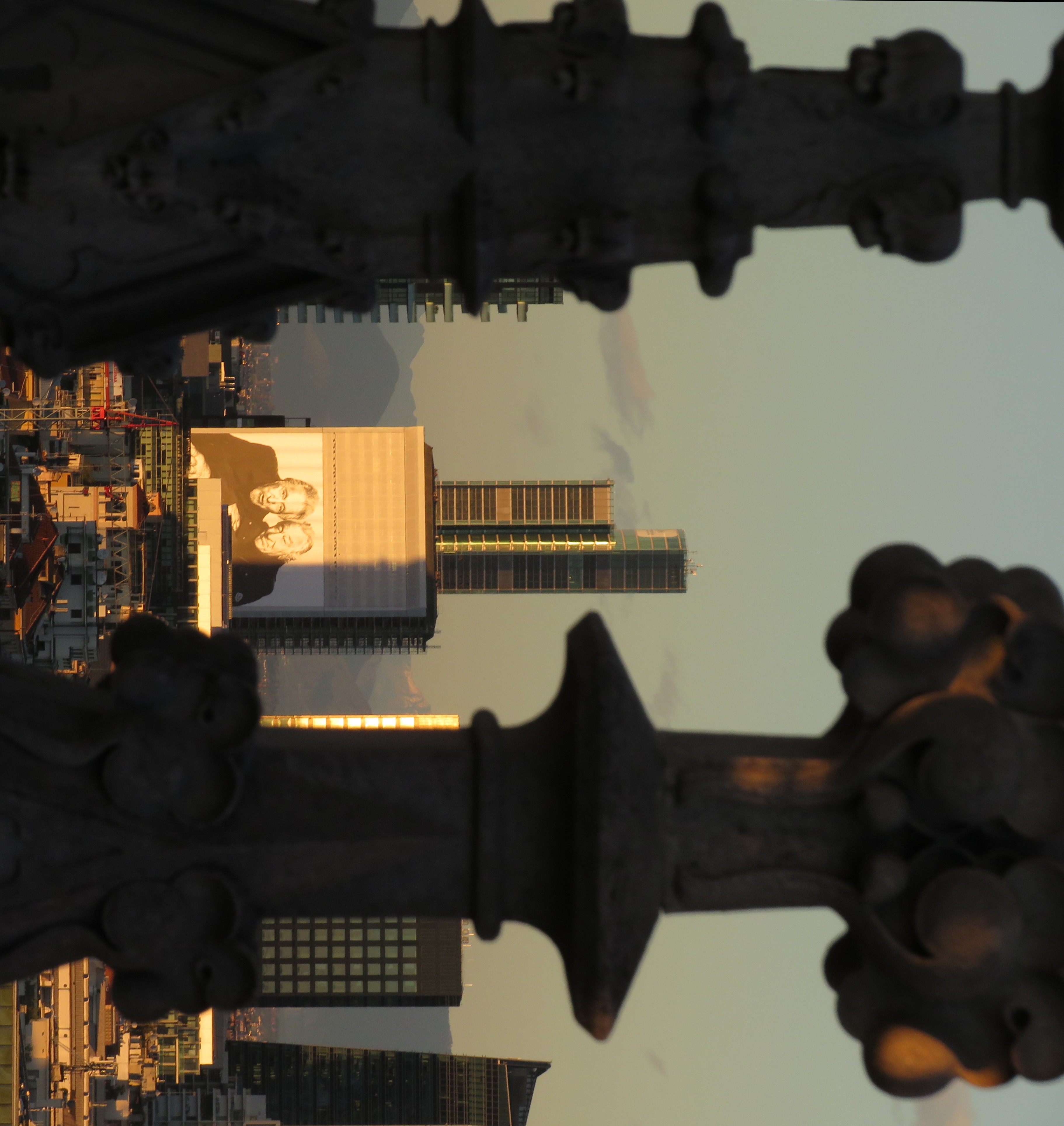 Al Pacino y Robert de Niro, pintura en edificio de Milan