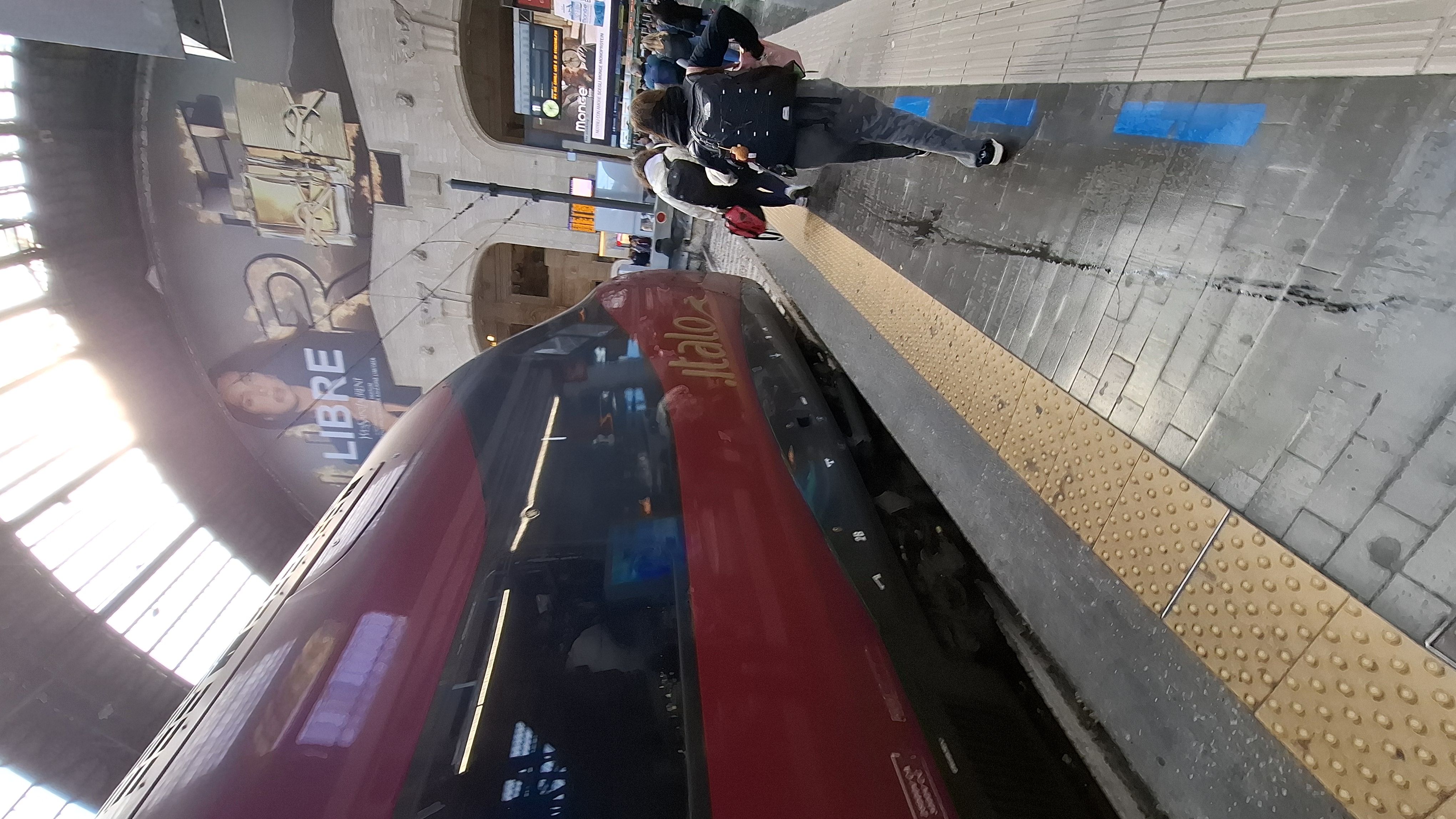 Tren Italo llegando a Stazione Centrale de Milano