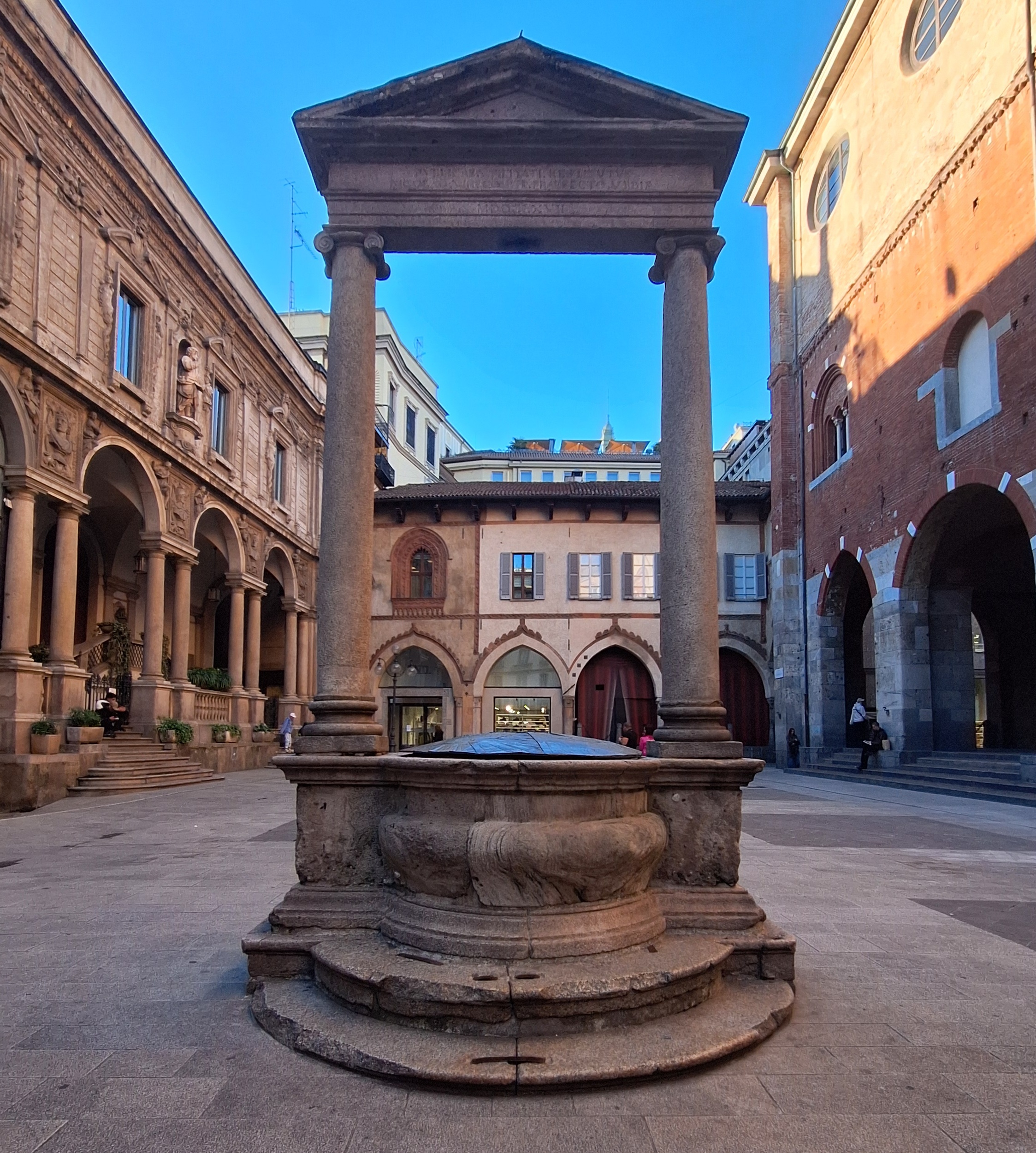 Piazza Mercanti